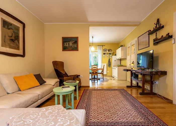 Katarina Vintage House