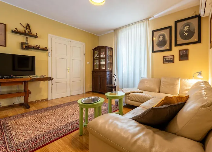Katarina Vintage House