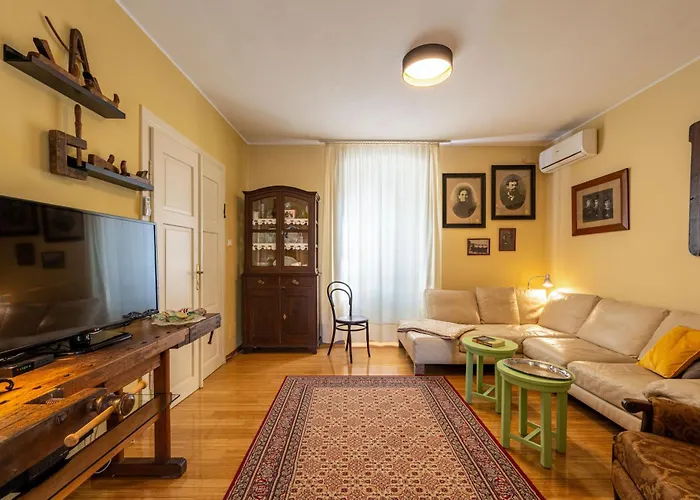Katarina Vintage House